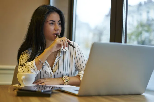 depositphotos_189168806-stock-photo-attractive-business-woman-making-creative