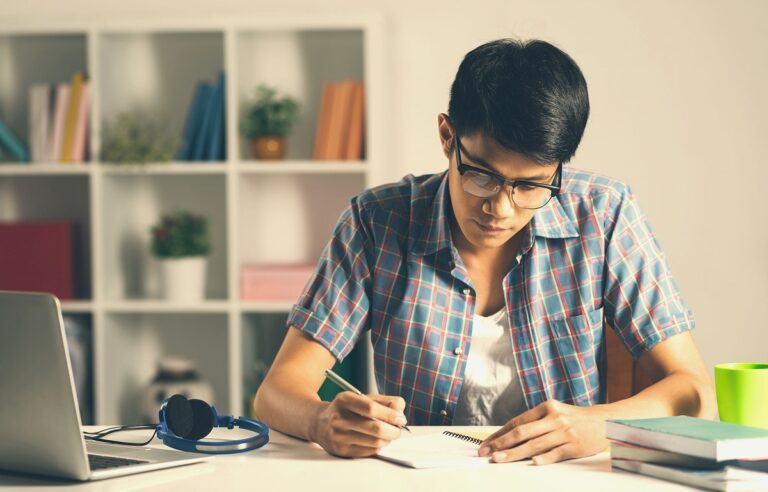 Why-More-Students-Are-Turning-to-Essay-Writing-Services