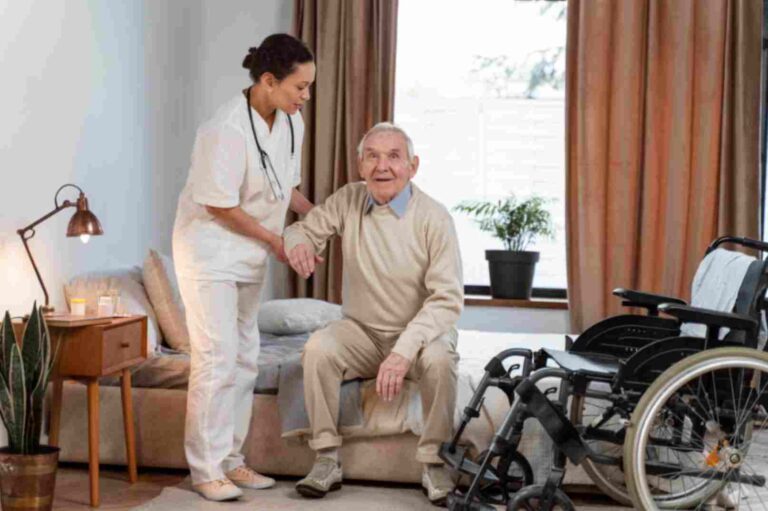 jpeg-optimizer_doctor-helping-senior-patient