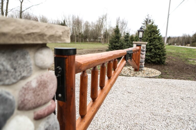 log-railing-gate_storm-teak