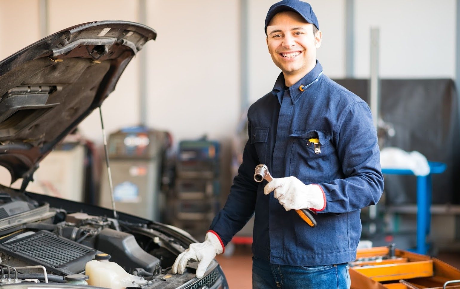 Car Services in Dubai: Luxury, Efficiency, and Reliability on the Roads