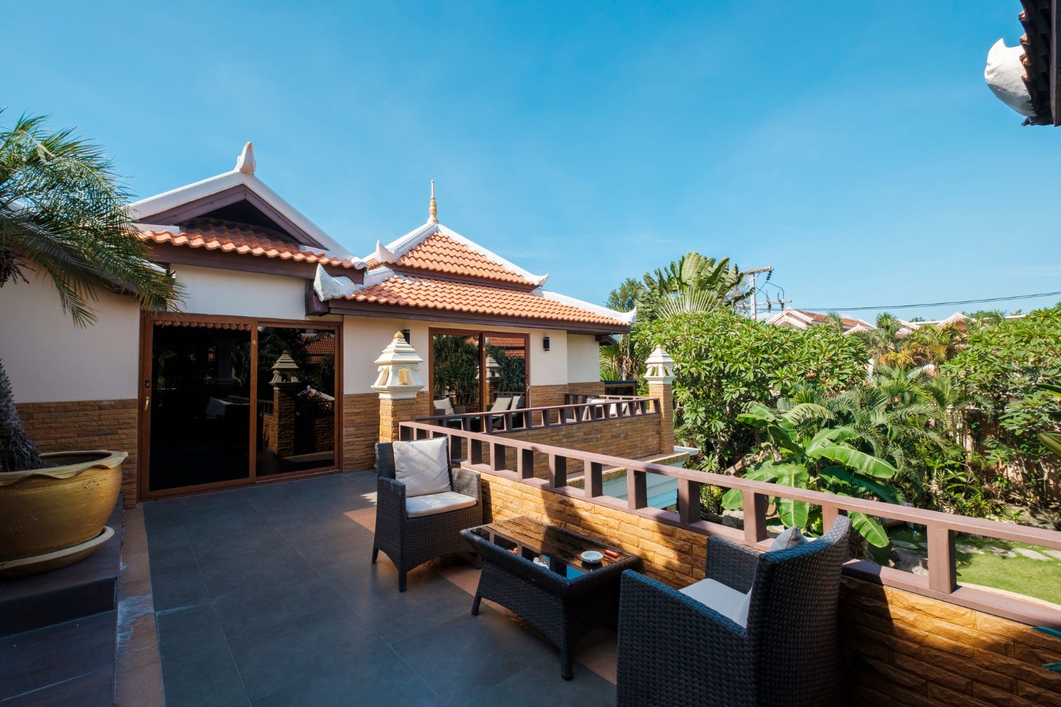 Explore the Best Resort in Kanha and Treat Yourself to a Buffet Dinner in Raipur