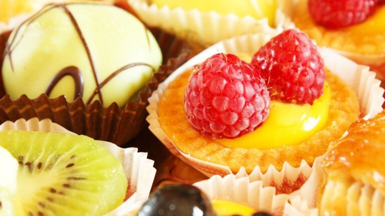 cupcake-1920x1080-fruits-raspberry-4148