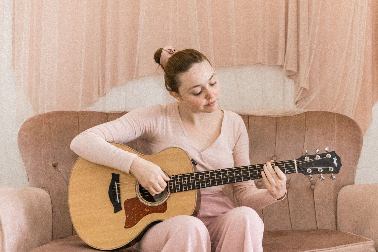 Why Guitar Lessons Edmonton Are Perfect for Every Aspiring Musician!